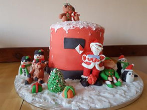 Thirteenth Day of ubu Christmas: Our Homemade Christmas Cake Competition
